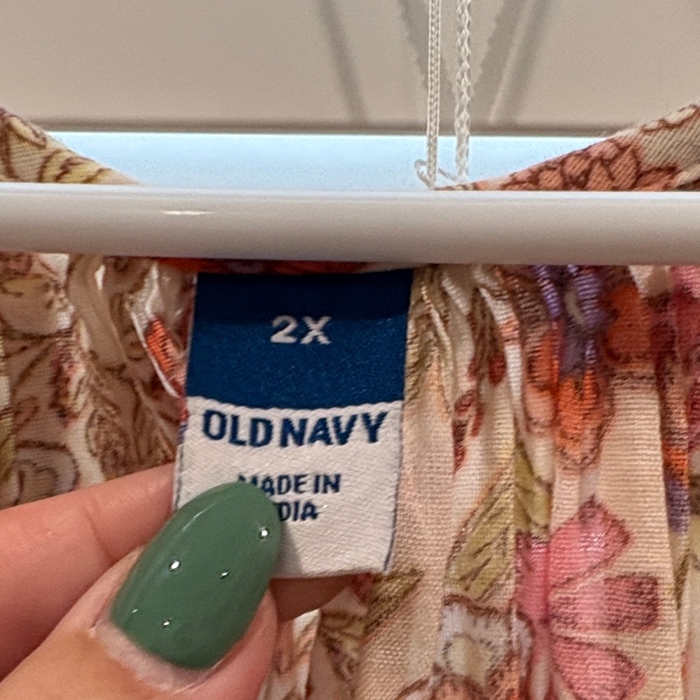 Old Navy Floral Print Women's Top—Size 2x - Picture 2 of 4